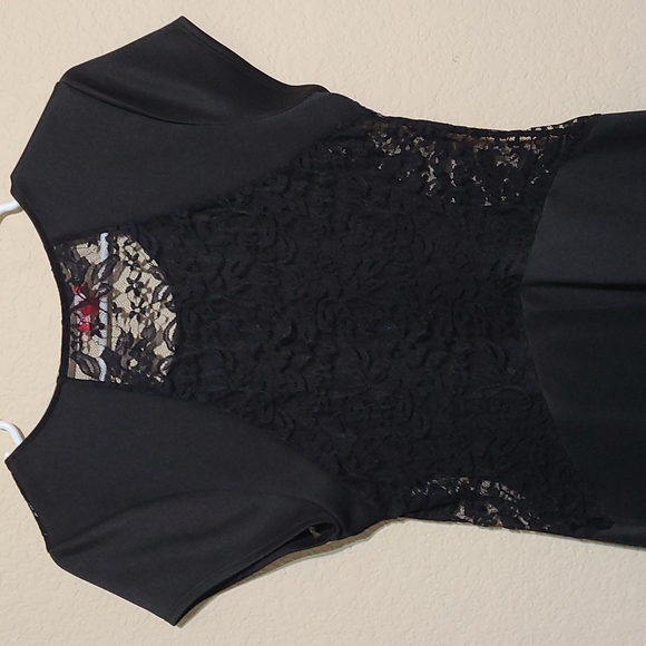 Bongo Lace Bodycon Dress - Picture 7 of 8